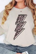 Load image into Gallery viewer, LEOPARD LIGHTNIGN OVERSIZED GRAPHIC SWEATSHIRT