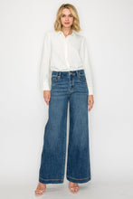 Load image into Gallery viewer, Relaxed High Rise Palazzo Jeans