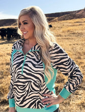 Load image into Gallery viewer, Desert Strip Pullover