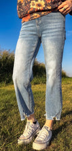 Load image into Gallery viewer, Outlaw Crop Jeans