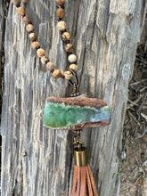 Load image into Gallery viewer, Chrysoprase Verde and Sandstone necklace