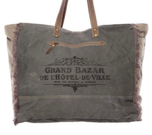 Load image into Gallery viewer, Floral Print Weekender Bag