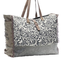 Load image into Gallery viewer, Floral Print Weekender Bag