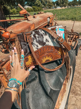 Load image into Gallery viewer, The Avery Concealed Carry a Haute Southern Hyde by Beth Marie Exclusive