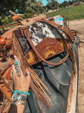 Load image into Gallery viewer, The Avery Concealed Carry a Haute Southern Hyde by Beth Marie Exclusive