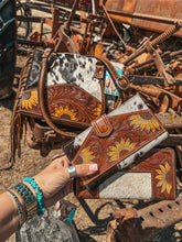 Load image into Gallery viewer, The Avery Concealed Carry a Haute Southern Hyde by Beth Marie Exclusive