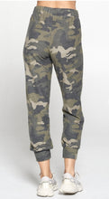 Load image into Gallery viewer, Camo Print Jogger
