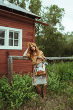 Load image into Gallery viewer, The Avery Concealed Carry a Haute Southern Hyde by Beth Marie Exclusive
