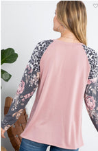 Load image into Gallery viewer, Mauve Super Soft French Terry Top with Mixed Sleeved Pattern and Leopard